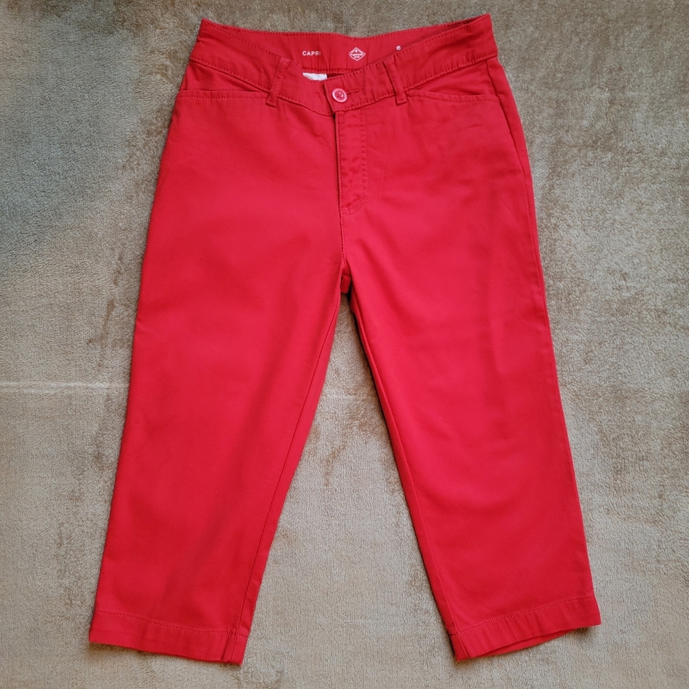 St. John's Bay Mid Rise Capris - Size 6